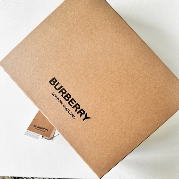 Authentic Burberry Split-toe Leather Thong Sandals ***size: EU 41 *** MSRP … - Picture 14 of 16